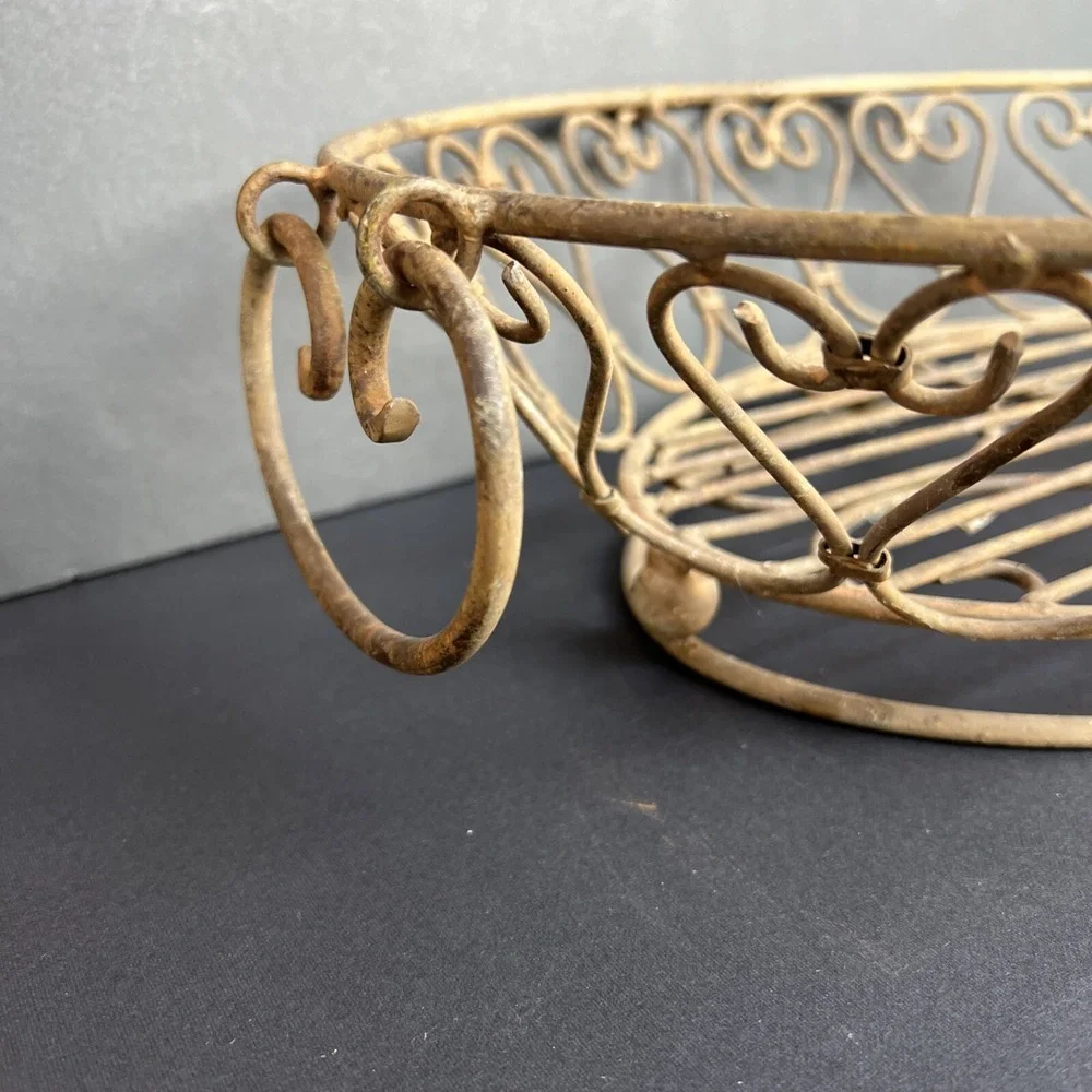 VTG Primitive Rusty Metal Wire Basket Handles 16x12x4 Farmhouse Centerpiece
